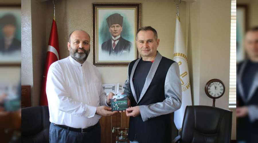 Sanatçı Yener; Müftü Açık'ı ziyaret etti