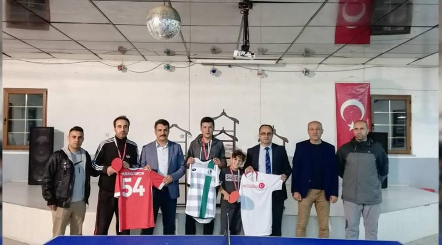 Turnuvanın şampiyonu 13 yaşındaki Ahmet Gürol