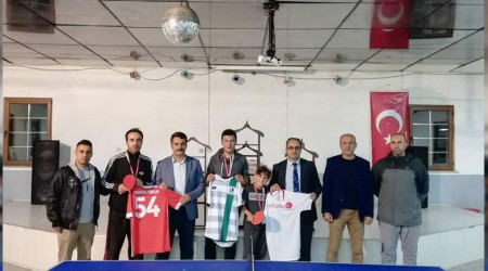 Turnuvanın şampiyonu 13 yaşındaki Ahmet Gürol