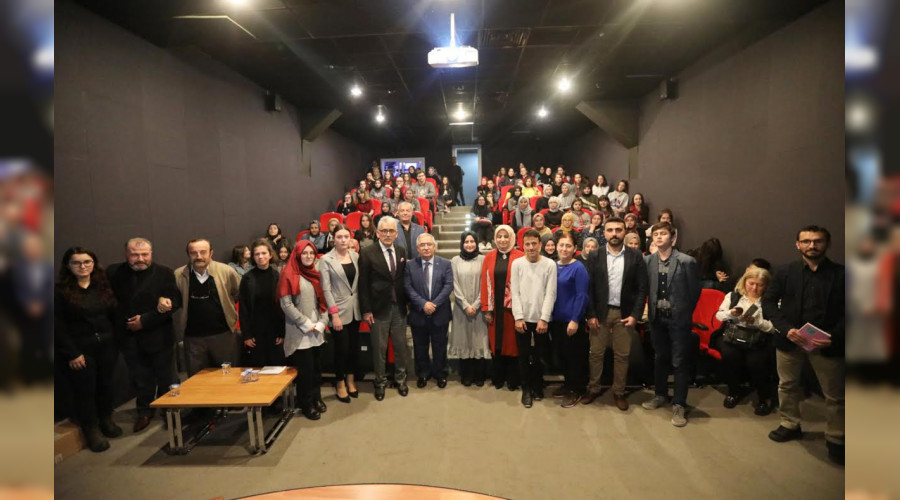 Vali Nayir Anadolu Mektebi Yazar Okumalar Paneline Katld