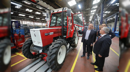 Vali Nayir Baak Traktr Fabrikasn Ziyaret Etti
