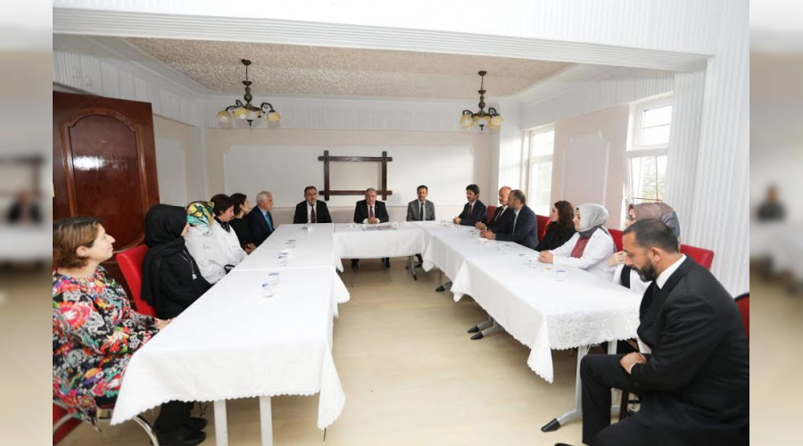 Vali Nayir Serdivan Halk Eğitim Merkezini Ziyaret Etti