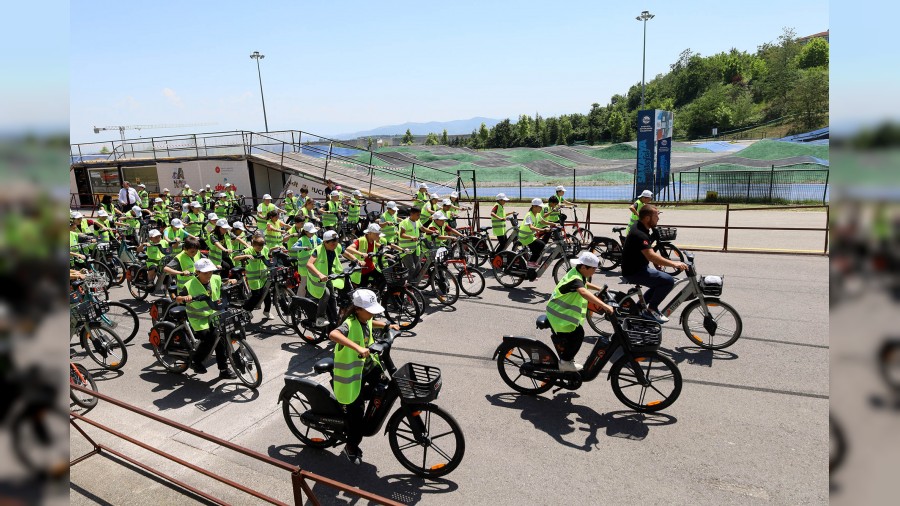 Dünya Bisiklet Günü’nde pedallar Filistinli çocuklar döndü