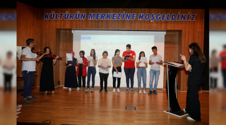 Gençlik Korosu Yeni Seslerini Buluyor