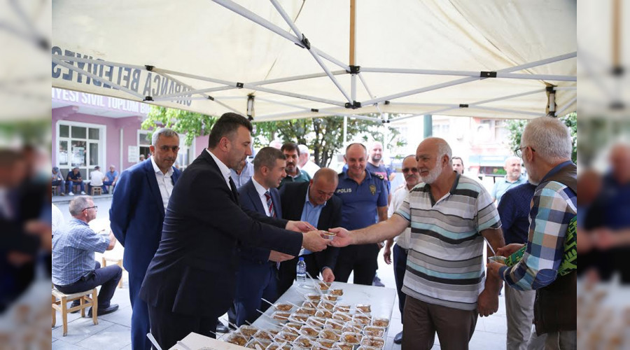 Sapanca Belediyesi Aşure Dağıttı