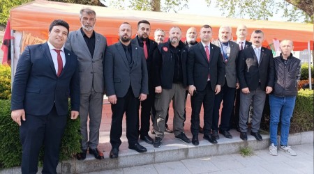 Trkiye Yzyl Partisi'nden Sapancaya karma; Genel Merkez heyeti esnaf ziyaret etti, Gazze iin kurulan destek adrna anlaml destek verdi