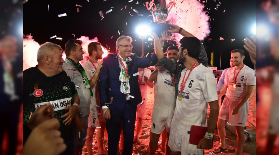 Plaj Futbolunda Kupa Dlger Pansiyonun