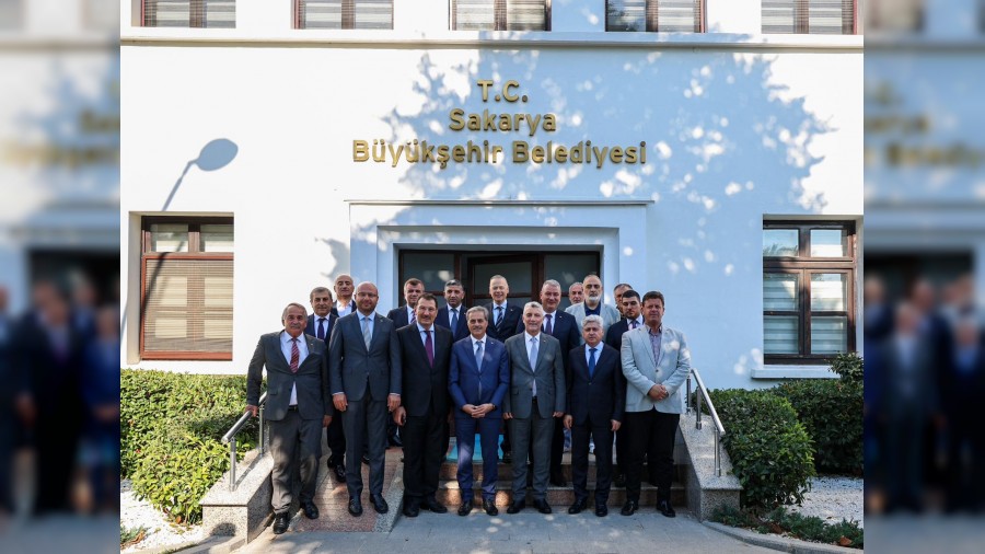 Ticaret Bakan Bolat, Bykehir Belediyesini ziyaret etti: