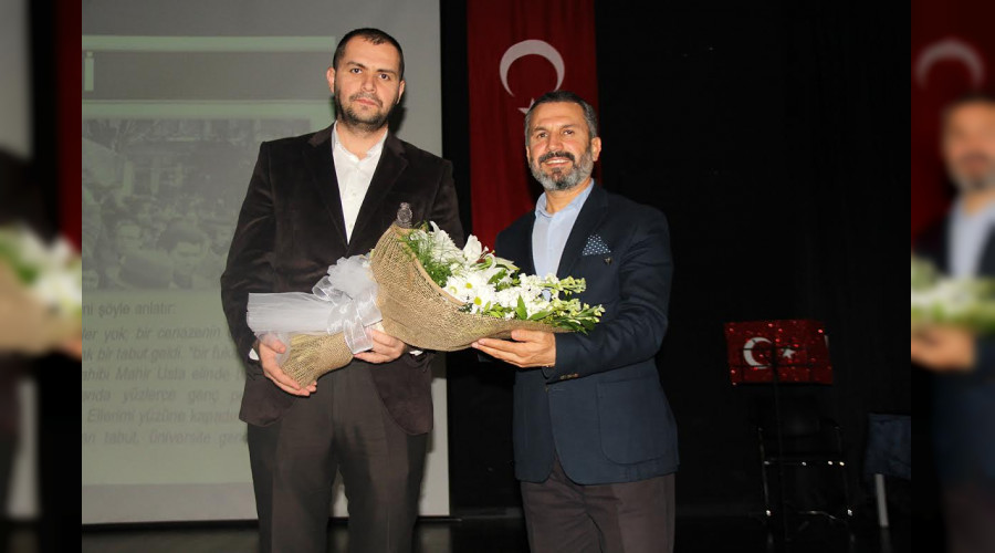 Yüreğinde vatan sevgisi olan ulvi bir şairdir