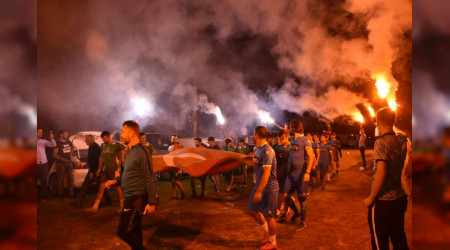 KUPALARINI BAKAN KILI'TAN ALDILAR
