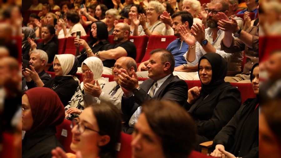 Sakarya Ticaret Borsası Türk halk müziğinden eşsiz eserlerle Yaz Konserini gerçekleştirdi.