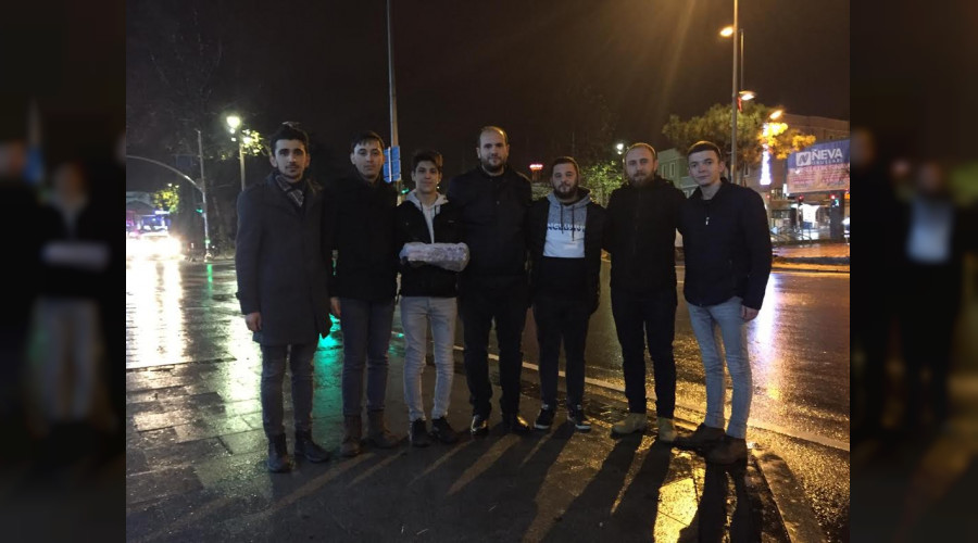 AK GENÇLİK GÖREV BAŞINDA OLANLARI UNUTMADI