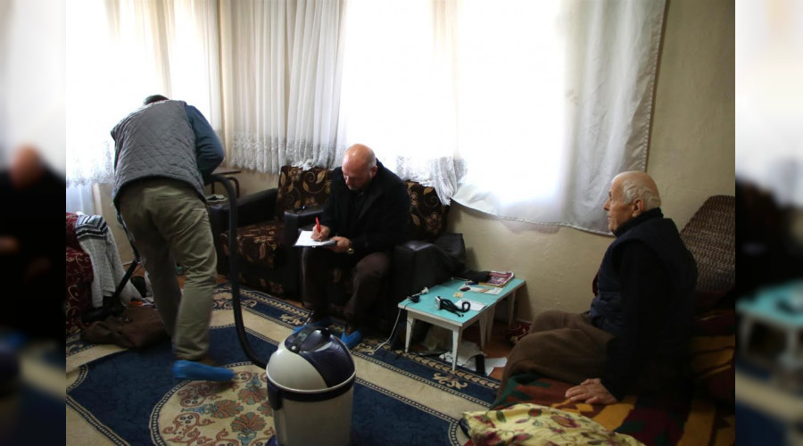 BELEDYE EKPLERNDEN YALI AMCAYA YARDIM EL