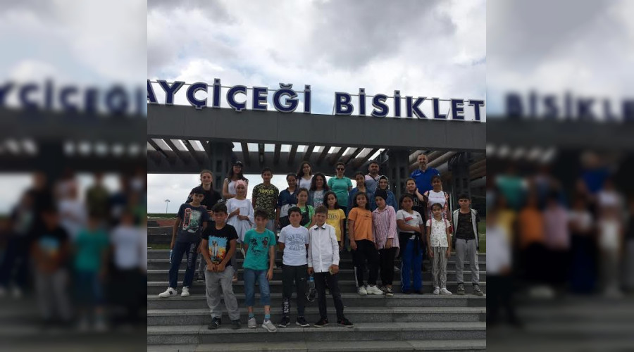 Gvenli srler Ayiei Bisiklet Vadisi'nde