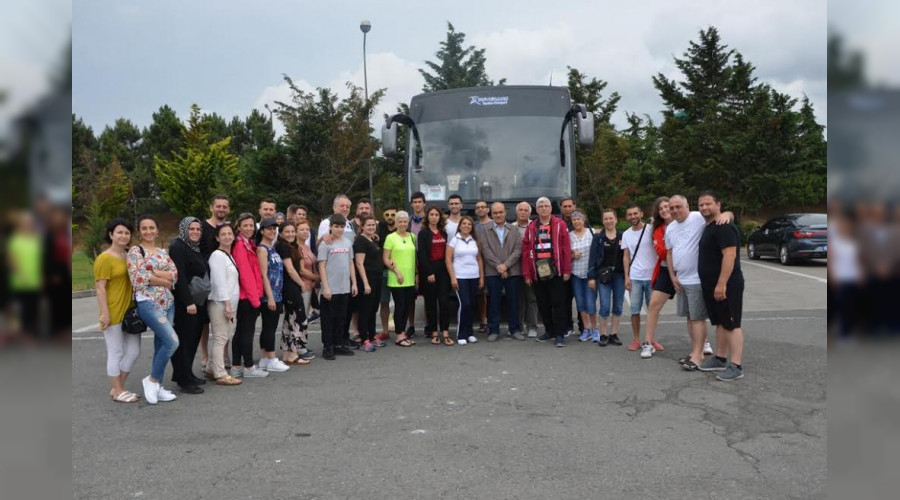 Halk Oyuncular Festival in Barselona'ya gitti