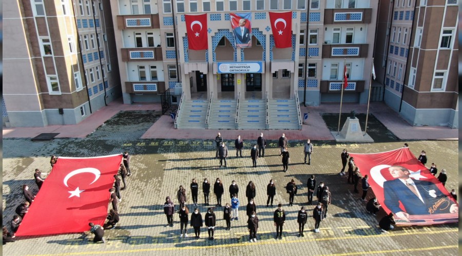 Mithatpaa Ortaokulu Ailesinden Atatrk iin zel Anma Program