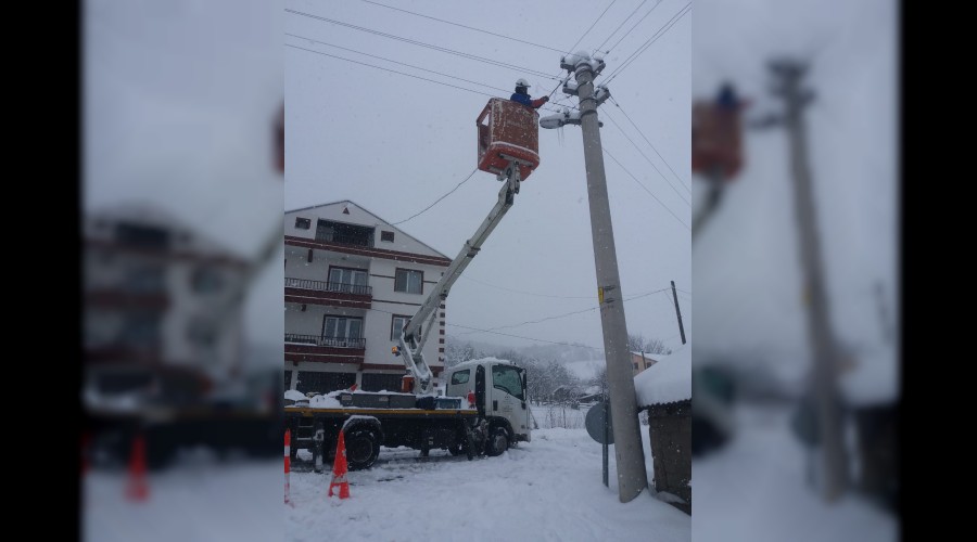 SEDAŞ Sakarya’da kar çalışmalarına devam ediyor