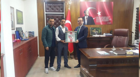 TARAKLISPOR BAKANI VE ANTRENR'N DEN KAYMAKAM ABDULAH ARSLANTRK'E ZYARET