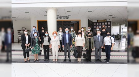 Kadn Giriimciler Meclis Toplantsnda Bir Araya Geldi
