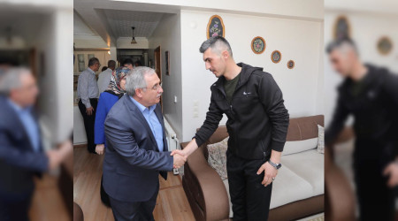 Vali Nayir dlib Gazisini Evinde Ziyaret Etti