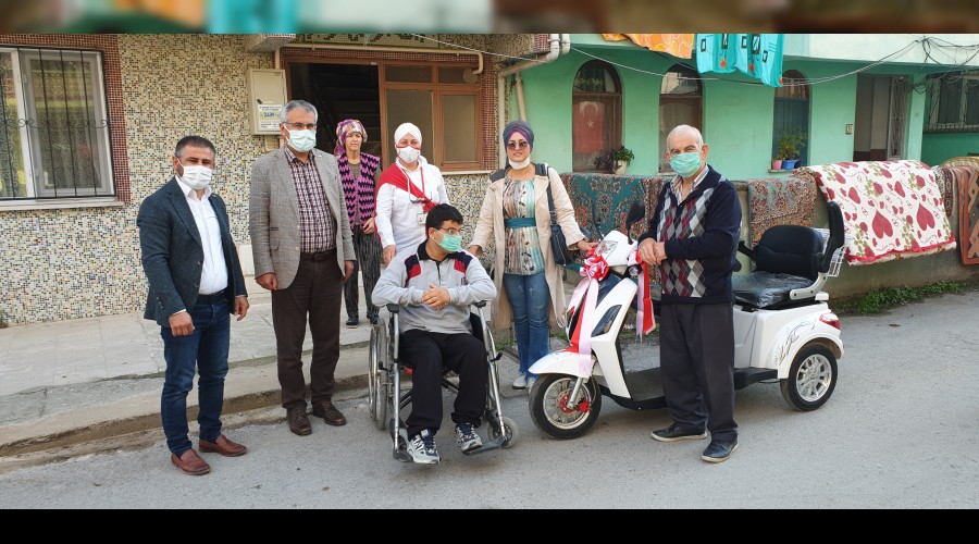 Erenler Kızılay’dan yüzleri güldüren hediye