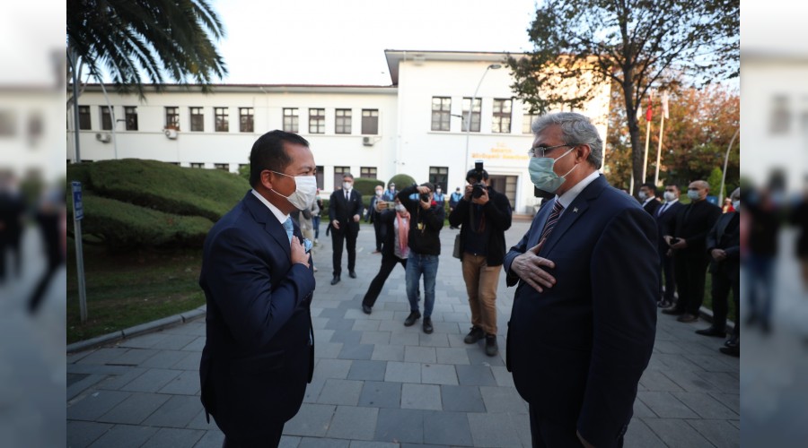 Şehrin gelişimine katkı sağlayacak tüm iş birliklerine hazırız
