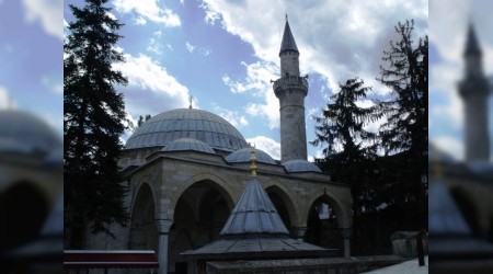 Tarihi Kurşunlu Camii İlgi Bekliyor